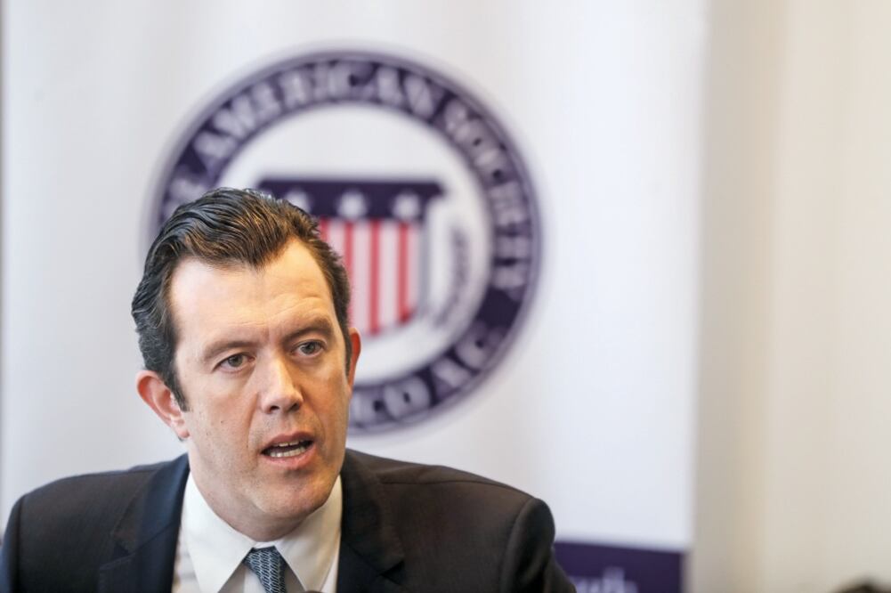 Larry Rubin, a quien ven como embajador de EU en México, dijo que hasta el momento no hay endurecimiento en los trámites de visado de mexicanos. (GERMÁN ESPINOSA. EL UNIVERSAL)