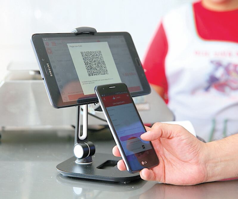 Al 19 de septiembre se tenían registradas un millón 465 mil cuentas con CoDi, con más de 128 mil operaciones realizadas, según datos de Banxico. ARCHIVO EL UNIVERSAL