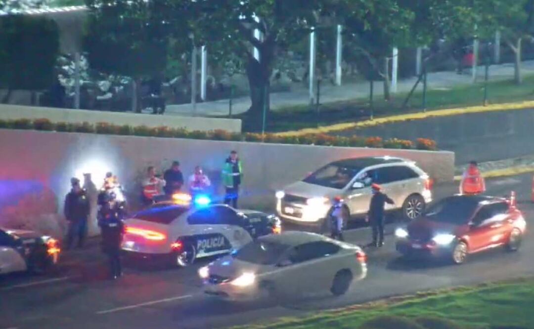 Dos personas tuvieron un intento de asalto en el Eje 1 Norte y llegaron a las instalaciones del AICM para pedir ayuda. Foto: Captura de video