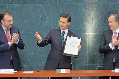 Busca EPN fortalecer el Servicio Exterior