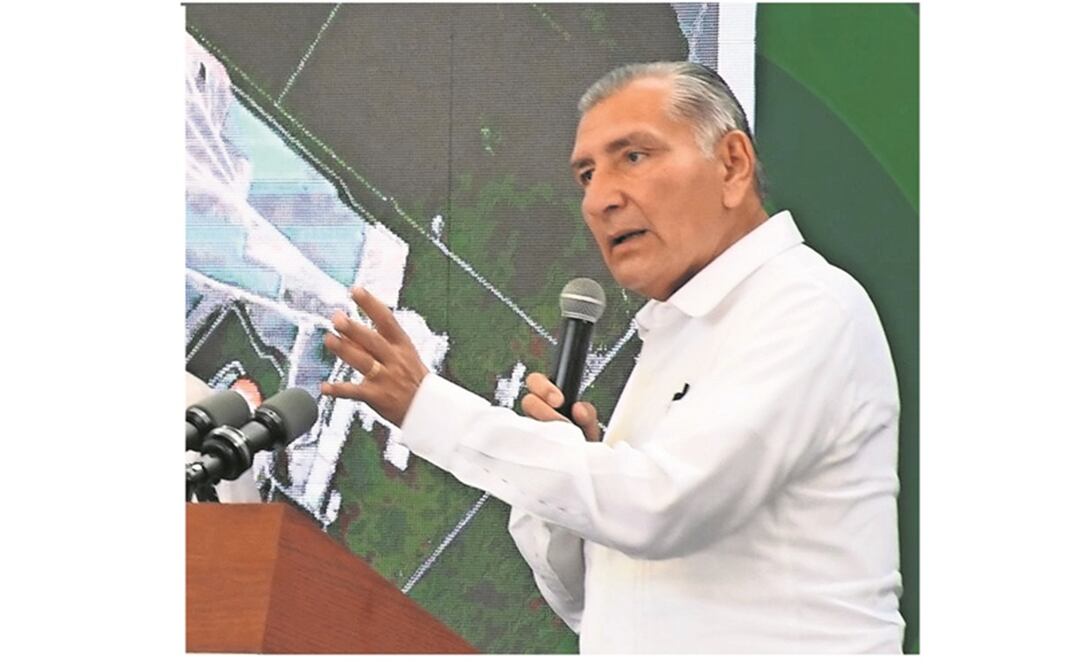 El titular de Segob dijo que iniciarán estudios de suelo. Foto: PATRICIA MORALES/ EL UNIVERSAL