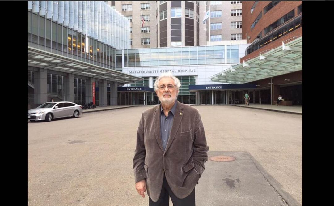 El tenor también expresó su deseo de quedarse en Boston hasta que su hermana salga de la unidad de cuidados intensivos (UCI), en la que se encuentra ingresada por motivos que el artista no especifica. FOTO: Tomada de Twitter/@PlacidoDomingo