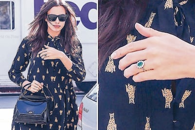 Irina Shayk presume su anillo de compromiso