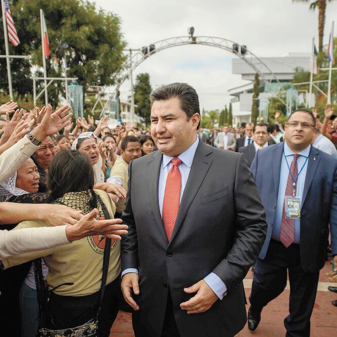 Naasón Joaquín García, líder de La Luz del Mundo, encabeza una organización religiosa con presencia en 58 países. El organismo asegura tener más de un millón de seguidores. ARCHIVO EL UNIVERSAL
