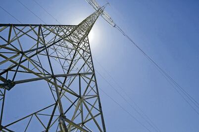 CRE: 25 firmas alistan venta de electricidad