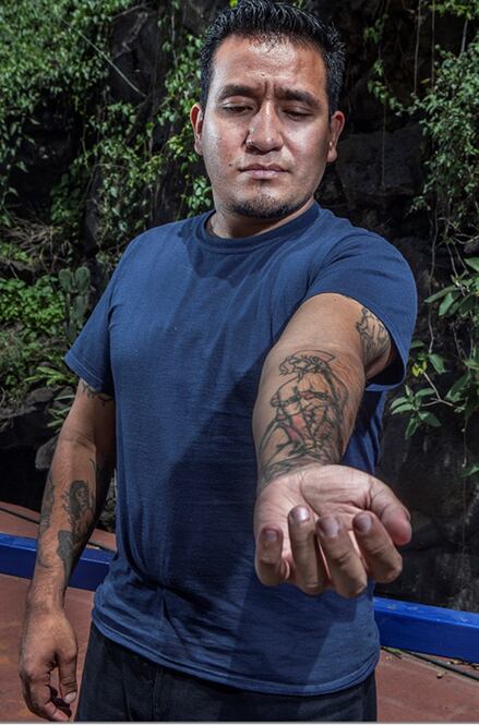 Mario Hidalgo asegura estar sobrio y libre de drogas. Hoy busca rehacer su vida de una manera honrada, pues afirma estar arrepentido de las acciones que cometió en el pasado (YADÍN XOLALPA. EL UNIVERSAL)