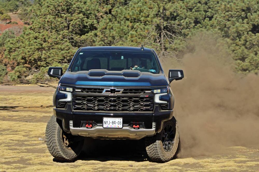 A prueba: Chevrolet Cheyenne ZR2 2022, poderosa y con carácter