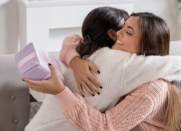 Los mejores regalos para el Día de las Madres 2025: ¡ropa y accesorios!