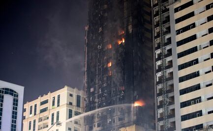 Reportan gran incendio en edificio de 48 pisos en Emiratos Árabes