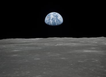 La Luna "celebra" los 50 años del Apolo 11 con un eclipse parcial