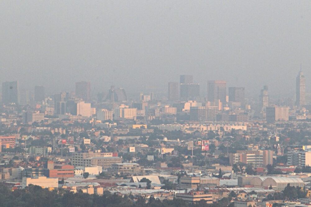 Durante la mañana de este viernes la calidad del aire ha sido de maña a muy mala, de acuerdo con la Dirección de Monitoreo Atmosférico de la CDMX. Foto: EL UNIVERSAL