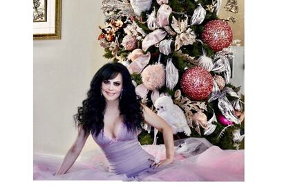 Maribel Guardia felicita a sus fans al estilo Thalia