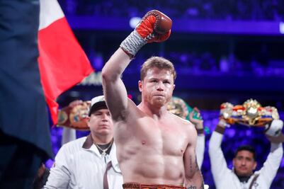 Canelo Álvarez revela la razón por la que no quiere pelear contra David Benavidez; lo tacha de irrespetuoso y que "se cree Superman"