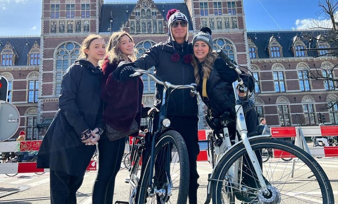 La familia se encuentra celebrando el éxito de la presentación de Erik junto a su hija Mía Rubín. Foto: Instagram