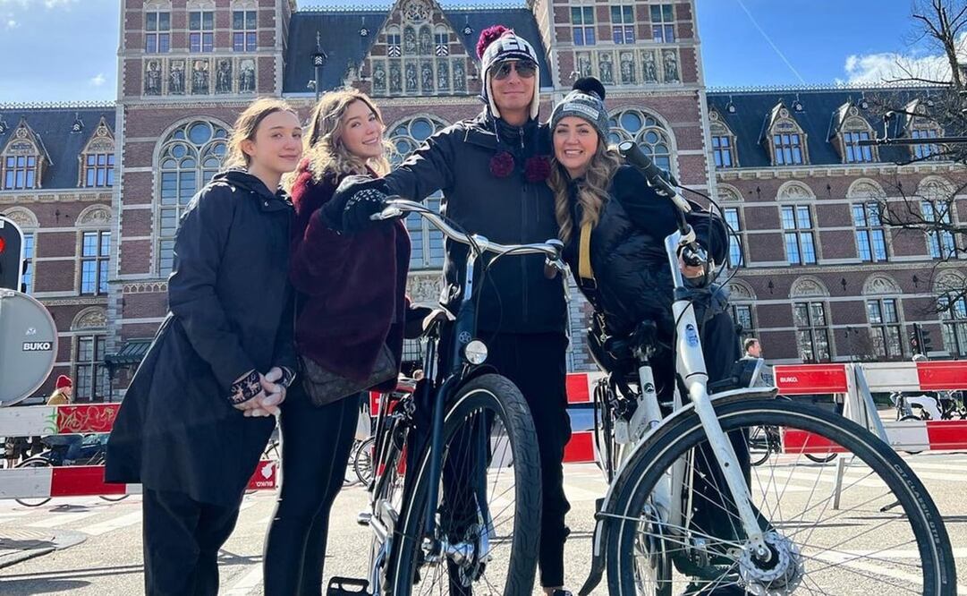 La familia se encuentra celebrando el éxito de la presentación de Erik junto a su hija Mía Rubín. Foto: Instagram