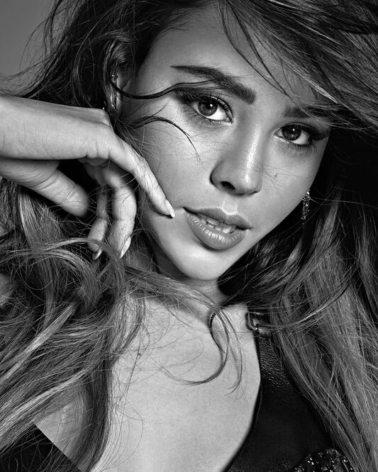 Danna Paola lució un atuendo muy a la Britney Spears. Foto: Instagram
