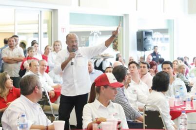 PRI y PAN disputan el apoyo de Zavala