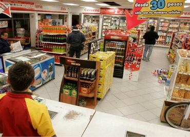 Huracán "Otis": Oxxo comienza rehabilitación de 7 tiendas en Acapulco