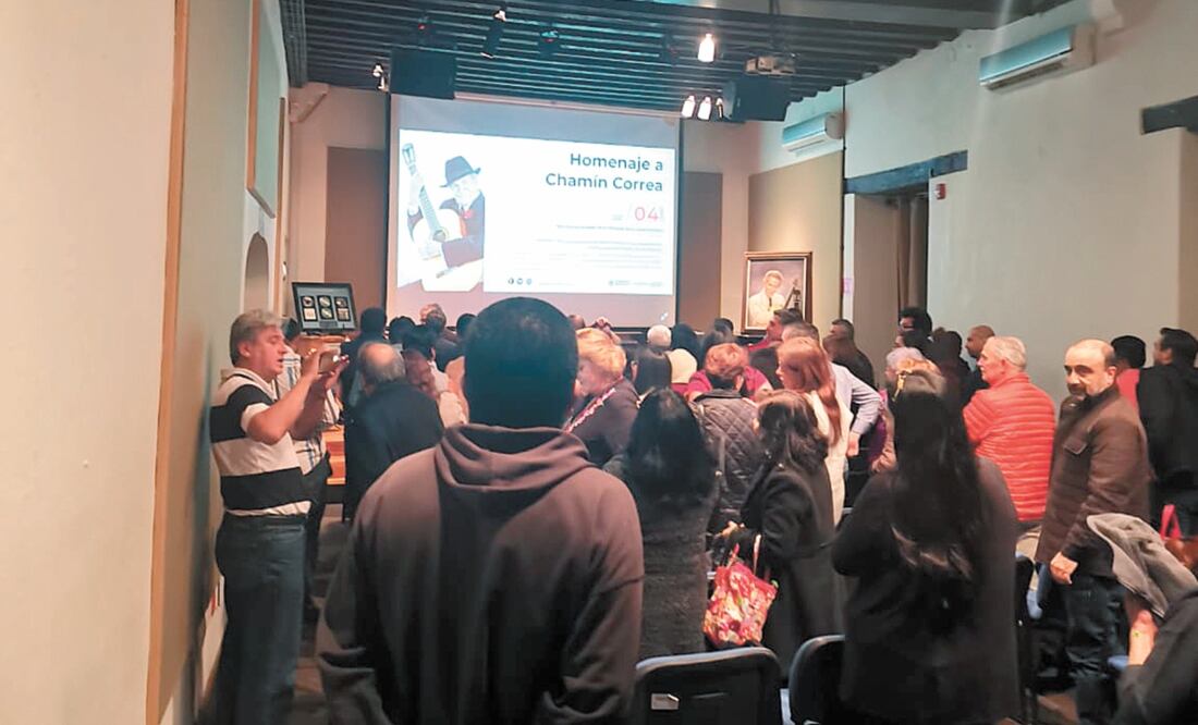 Familiares y amigos rindieron tributo al requintista. Foto: JANET MÉRIDA. EL UNIVERSAL