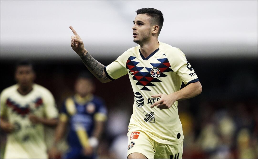 Nico Benedetti festeja un gol con las Águilas ante Morelia. FOTO: IMAGO7