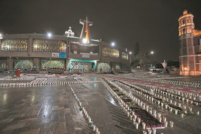 Llamas de fe suplen a millones de fieles