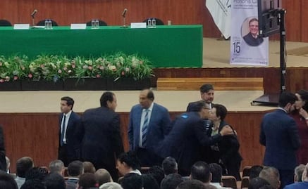 Reaparece Lázaro Cárdenas Batel en entrega de doctorado honoris causa a Ebrard