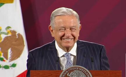 AMLO celebra a los maestros con comida en Palacio Nacional