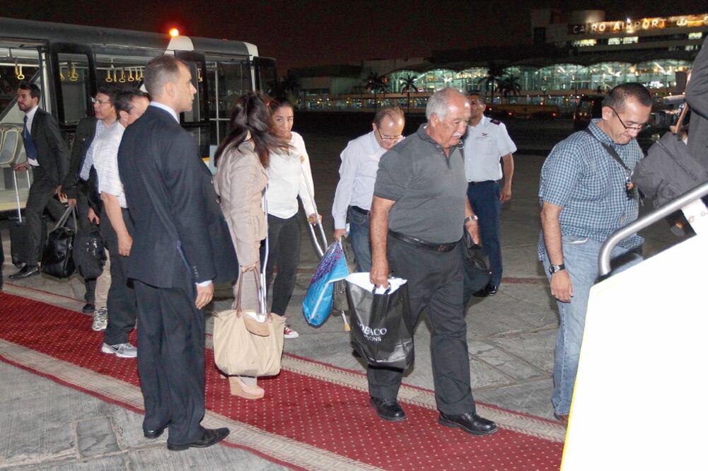Los turistas heridos en el ataque salieron ayer de El Cairo con rumbo al DF en el avión presidencial, acompañados de sus familiares y de la canciller Ruiz-Massieu (SECRETARÍA DE RELACIONES EXTERIORES)