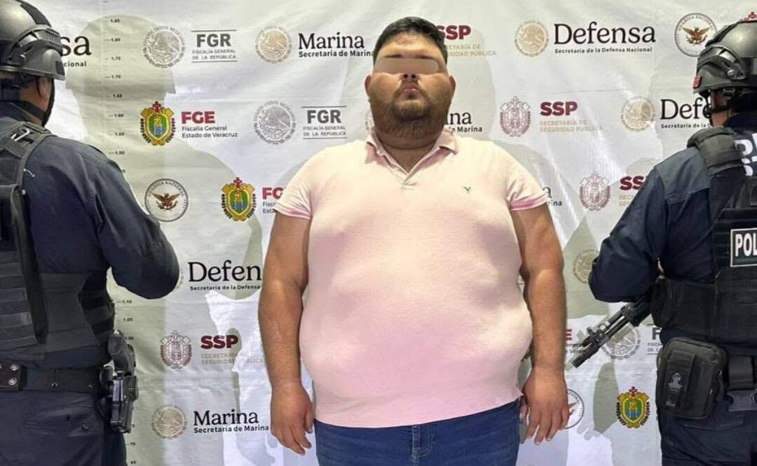 El chofer imputado fue identificado como Carlos Alberto N, quien manejaba la camioneta morenista que atropelló y mató al poblador en Veracruz (08/05/2025). Foto: Especial