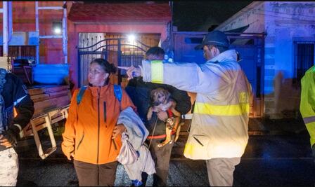 FOTOS: Lluvias dejan inundaciones en dos municipios de Hidalgo; familias afectadas son evacuadas