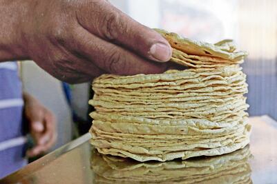"Rey de la tortilla" ayuda en la cuesta de enero