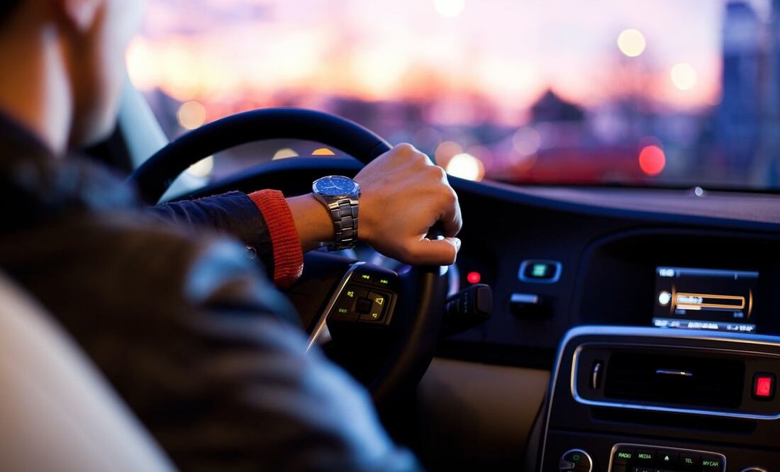 En carretera es esencial conducir sin exceder el límite de velocidad / Foto: Unsplash