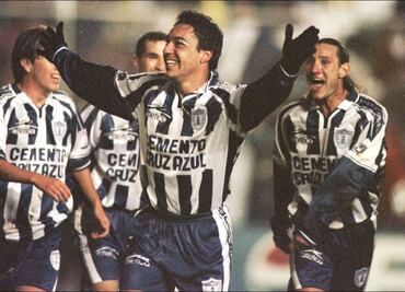 El delantero que inició la maldición del Cruz Azul