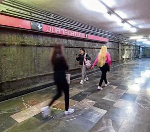 Desmontan muros en estaciones de L1 del Metro