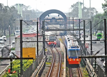 Rescatan a joven que intentó quitarse la vida en estación Santa Martha de la Línea A del Metro