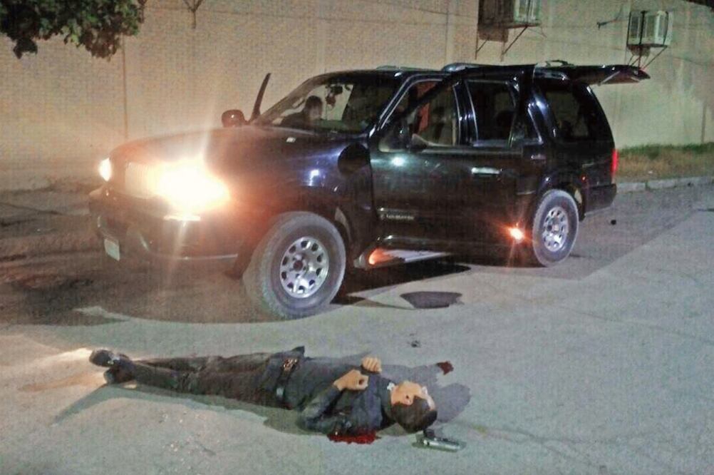 El Culichi viajaba a exceso de velocidad, por lo que agentes le marcaron el alto. Al detenerse, el criminal atacó a los policías, quienes lo abatieron. (ESPECIAL)