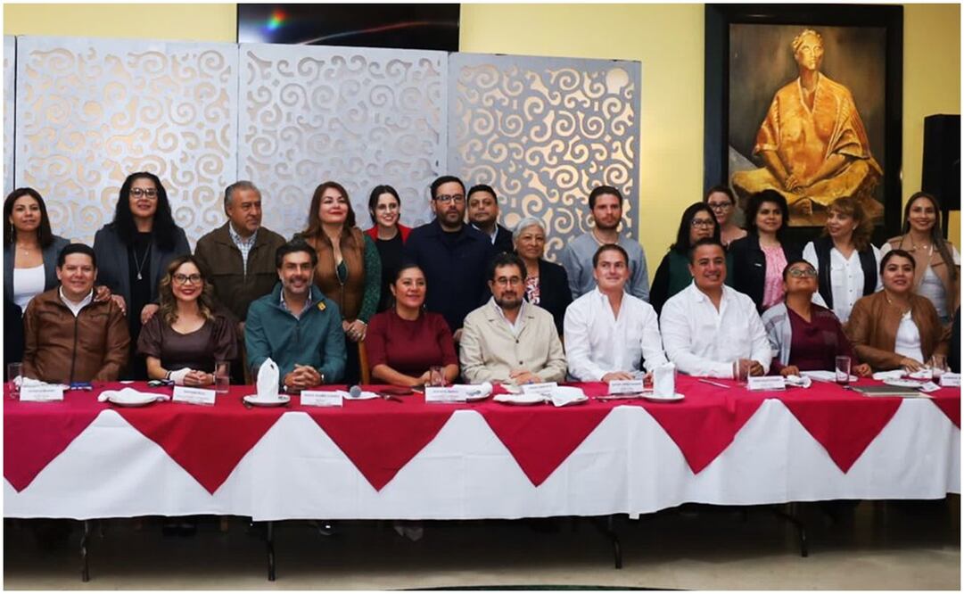 Alcaldes y diputados locales electos de Morena. Foto: Especial