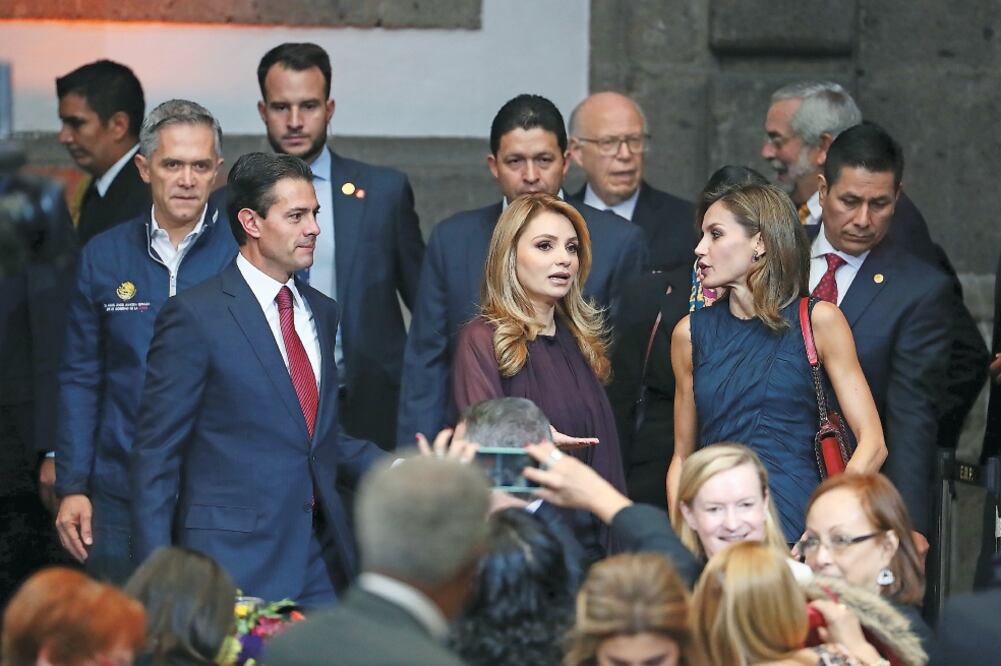 El presidente Enrique Peña Nieto encabezó la inauguración de la Cumbre Mundial de Líderes contra el Cáncer, en el Palacio de Minería (PRESIDENCIA)