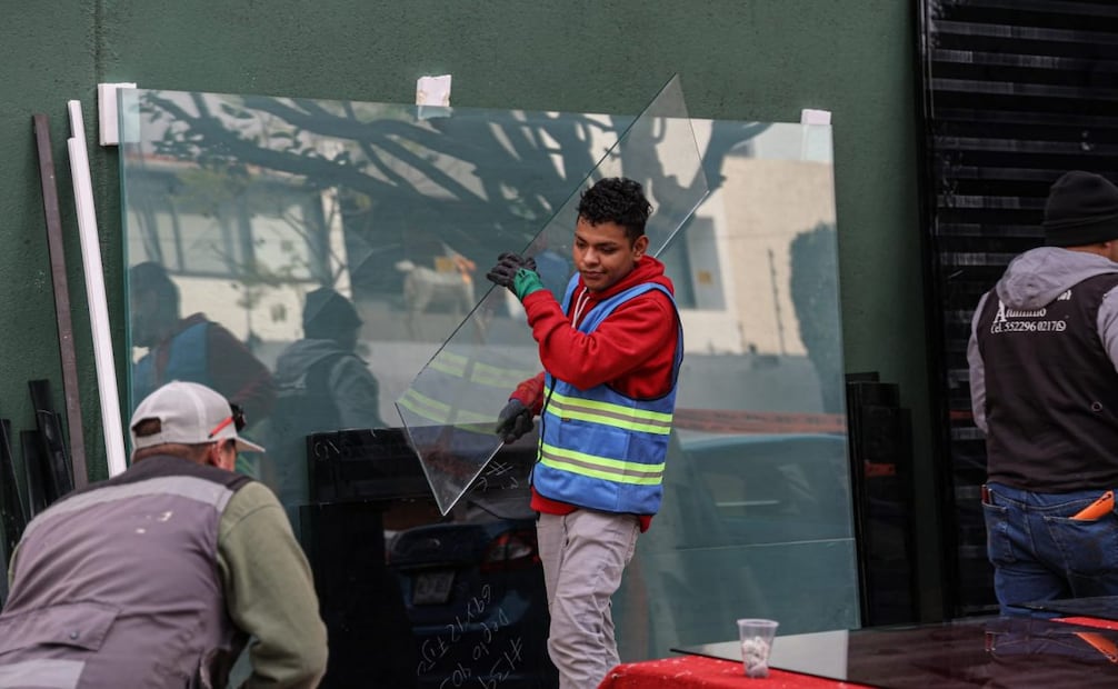 Seguimiento a explosión en Paseos de Taxqueña.
Foto: Gabriel Pano.