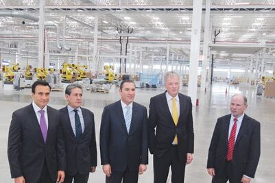 Compra Moreno Valle  200 patrullas a VW 