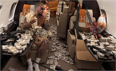 La polémica imagen de Jake Paul, luego de caer noqueado frente a Anthony Joshua