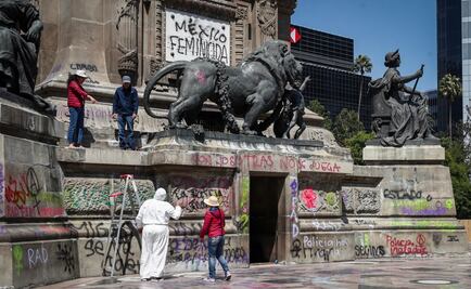 Piden restauradoras no retirar pintas del Ángel hasta resolver violencia contra mujeres