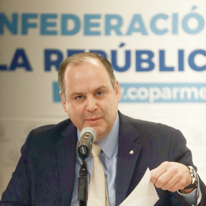 Postura. Para Gustavo de Hoyos, presidente de la Coparmex, es posible recaudar sin la necesidad de una política fiscal persecutoria. ARCHIVO EL UNIVERSAL