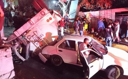 Vuelca pipa en Chimalhuacán; se dirigía a atender incendio