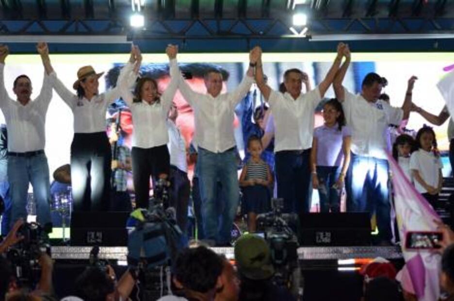 "No le tenemos rencor", dice "El Bronco" al INE