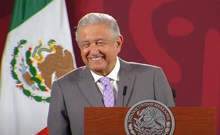 AMLO se ríe de "memes buenísimos" que salieron en el Face tras respuesta al Parlamento Europeo 