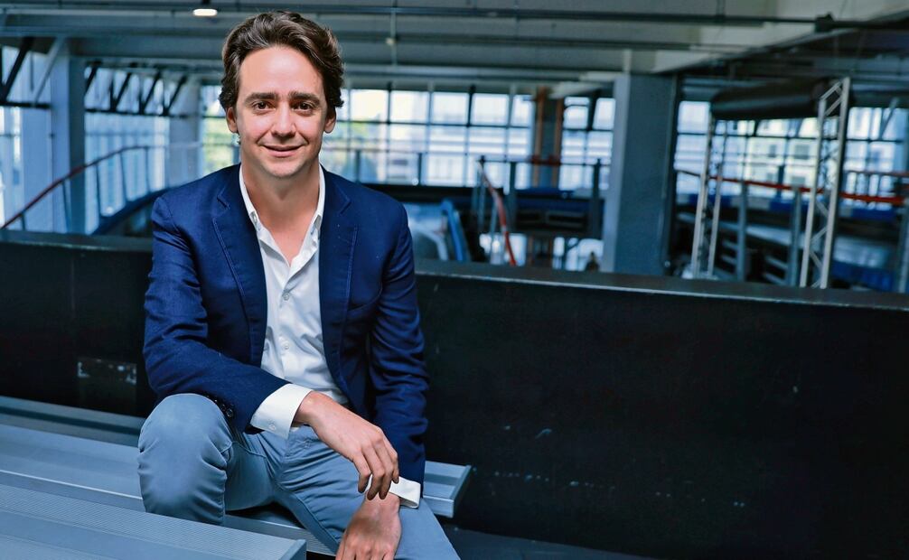 El expiloto puso a andar un negocio
que lo tiene cerca de su pasión. Foto: Fernanda Rojas/ EL UNIVERSAL