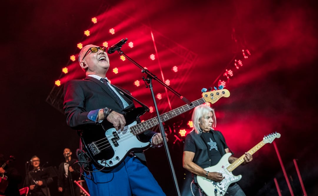 Sabo Romo, le dio la bienvenida a sus fans, quienes pudieron disfrutar de un recital, que tuvo una veintena de melodías. Foto: Yadin Xolalpa/ EL UNIVERSAL