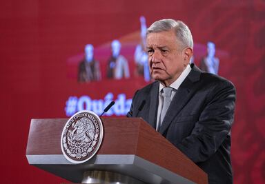 “Es conmigo, no con ellos", responde AMLO a ataques a su esposa e hijo