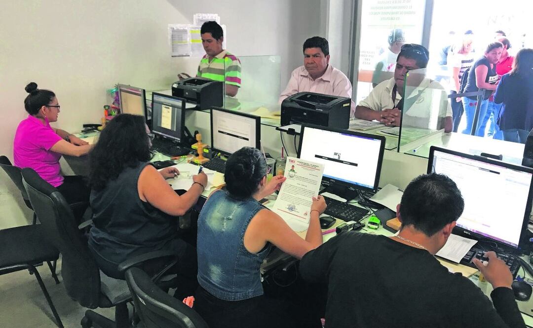 Los aumentos aprobados en conceptos como trámites se deben en parte a que al gobierno necesita más recursos, pues sus ingresos son insuficientes, aseguran, Foto: Archivo / EL UNIVERSAL